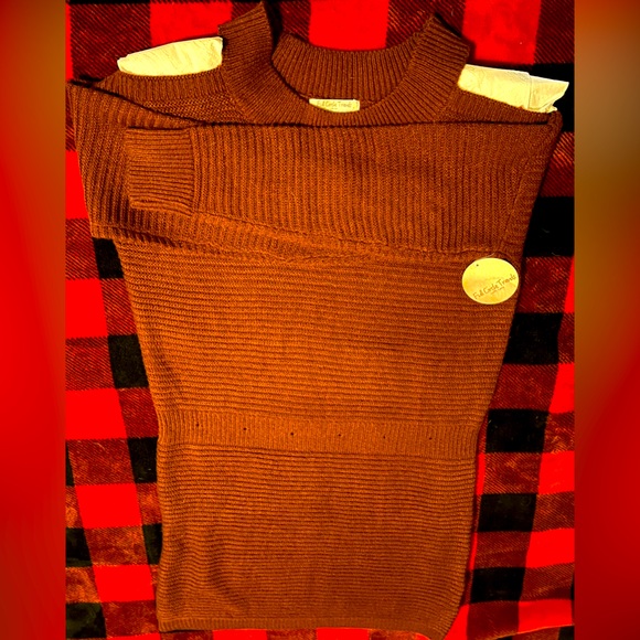 ❤️NWT❤️Sweater, Shoulder-less long lightweight 🌺 women’s size Large - Picture 7 of 16